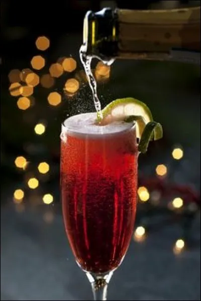 À cette occasion, on nous offre un cocktail le qualité ! Crème de cassis et champagne !
