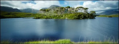 Où sont les lacs du Connemaras ?