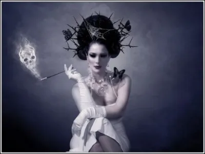 Qui est cette déesse grecque compagne du Dieu Hadès ?