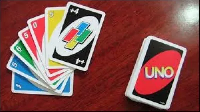 Jeu de société : Dans le jeu du Uno, combien y a-t-il de cartes "Super Joker" ?