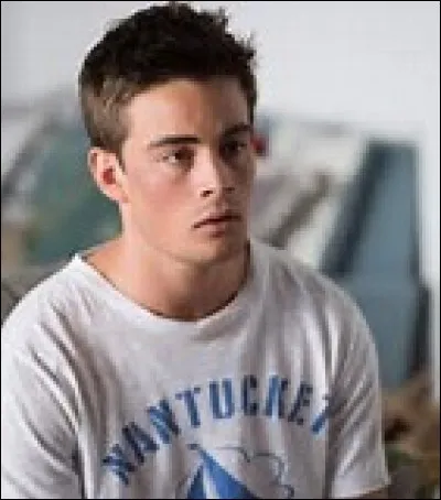 Comment s'appelle le frère de Judith ?