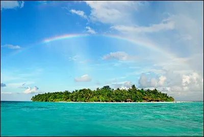 Quel est le micro-État insulaire qui compte le plus d'îles ?