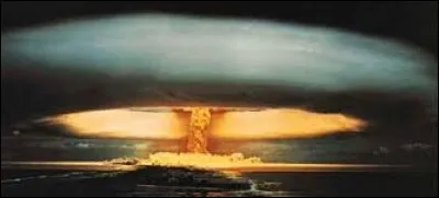 Quel président américain prend la décision d'utiliser deux fois la bombe atomique contre le Japon ?