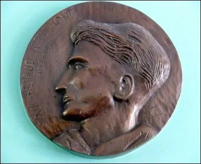 Quel lien y a-t-il entre l'avenue du commandant Dumont et le lycée Paul Héraud à Gap ?