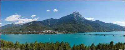 Quelle est la particularité de Savines ?