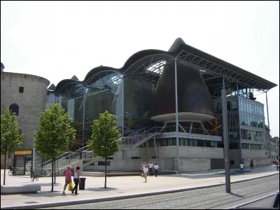 Quel architecte a conçu l'extension du Palais de justice de Bordeaux ?