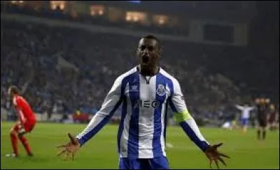Quelle équipe élimine le FC Porto en 8e de finale ?