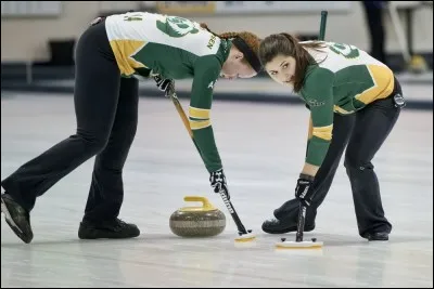 Connaissez-vous ce sport qui se joue sur glace à l'aide de pierres en granite ?