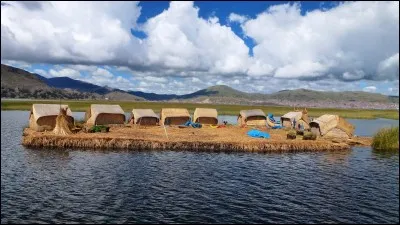 Quelle communauté indigène a perduré grâce au lac Titicaca ?