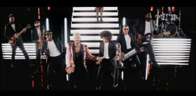 Parmi ces chansons, laquelle fait partie de son album 2017 ?