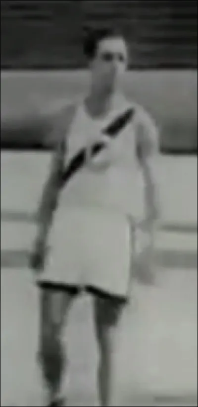 Comment Arnaud Parienty qualifie-t-il l'action syndicale depuis 2004 ?