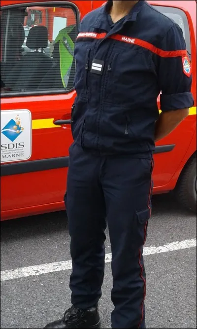 La tenue SP F1 est-elle classée comme un EPI ?