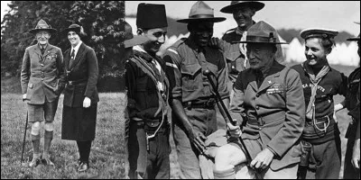 Lettre « S » comme « Sel » !
Etes-vous « toujours prêt » à trouver l'auteur de cette citation ?
« Le sel est âcre quand on le goûte à part ; mais c'est le parfait assaisonnement qui donne aux mets toute leur saveur. Ainsi, les difficultés sont-elles le sel de la vie ».