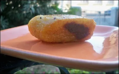 Pour retrouver le nom de ce gâteau roboratif du Maghreb, il suffit de se rappeler ce dicton « Pour casser la croûte, cassez ... ! » (Complétez !)