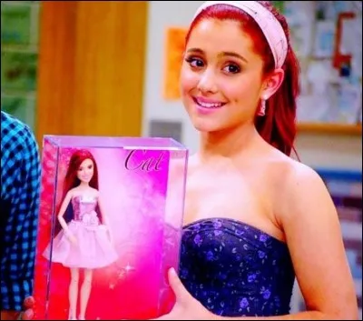 Dans la s&eacute;rie &laquo;&nbsp;Victorious&nbsp;&raquo; ou Ariana joue le r&ocirc;le de &laquo;&nbsp;Cat Valentine&nbsp;&raquo;, ses cheveux son rouge car :
