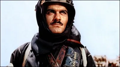 Passons à l'Est. La révolution russe, l'amour, la poésie et le chaos.