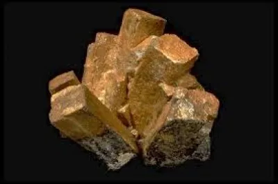 C'est un minéral avec des inclusions de carbone et d'argile.