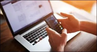 Dans le Lot, jeudi 14 d&eacute;cembre 2017, &Eacute;douard Philippe s'engage sur le haut-d&eacute;bit. Que veut-il faire ?