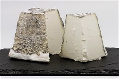 À qui le fromage de Valençay doit-il sa forme de pyramide tronquée ?