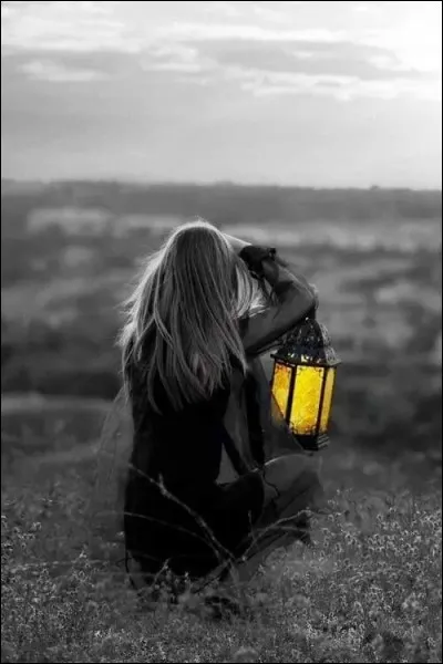 Qui chantait "D'avoir passé des nuits blanches à rêver ce que les contes de fée vous laissent imaginer, d'avoir perdu son enfance dans la rue, des illusions déçues, passer inaperçu...?