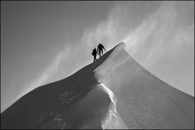 Qui a effectué la première ascension du mont Blanc ?