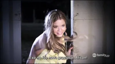 Qui était au rocher lors du baiser avec Alison ?