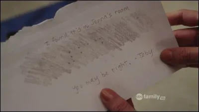 Toby a donné un message en braille à Spencer, que voulait dire ce message ?