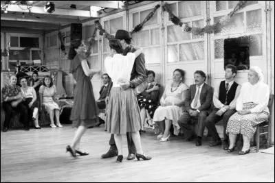 Qui a chanté : 'C'est mon dernier bal, ma dernière virée... ' ?