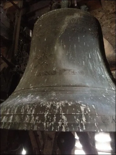 Si vous ne trouvez pas, je vais vous sonner les cloches !