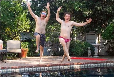 Dans le film "Frangins malgré eux", quel acteur joue Brennan, contraint de vivre avec Dale comme deux beaux-frères après le mariage de leurs parents ?