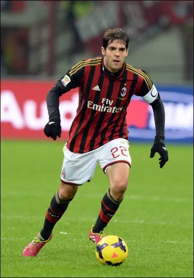 Qui est alors le premier lauréat de ce nouveau ballon d'or récompensant le "meilleur joueur du monde" ?