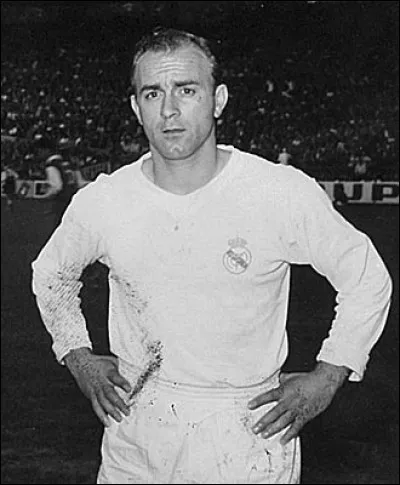 En 1959, il est le premier joueur à être une seconde fois ballon d'or. Qui est-ce?
