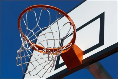 A quelle hauteur officielle est fixé un panier de basket ?