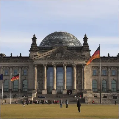 En quelle année a été construit le palais du Reichstag ?