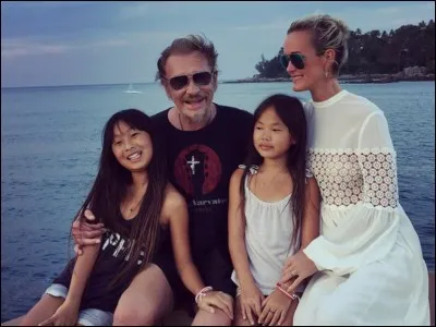 Le 6 décembre 2017, elle annonce la mort de son mari, en déclarant « Johnny était un homme hors du commun. Il le restera grâce à vous. Surtout, ne l'oubliez pas. Il est et restera avec nous pour toujours. Mon amour, je t'aime tant ». Ils auront vécu ensemble les derniers instants de Johnny dans leur résidence de Marnes-la-Coquette, dans le département...