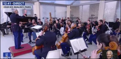 Quelle musique rendit la cérémonie encore plus émouvante ?