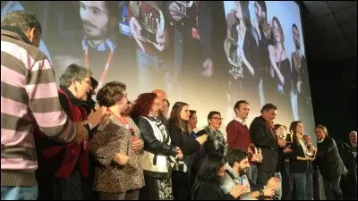 Maintenant vous voulez allez au cinéma et vous allez voir l''Amore è un uccello ribelle".
Qui veut dire...