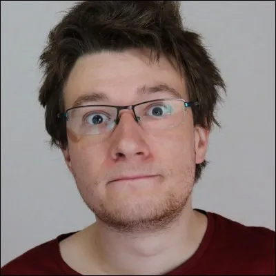 Quelle et le prénom de superflame ?