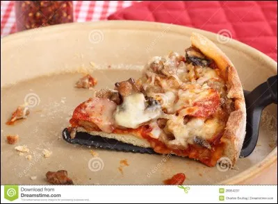 Il y a une dernière part de pizza et tu es avec tes amis ; tu...