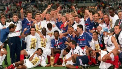 La France gagna la Coupe du monde de football contre le Brésil.