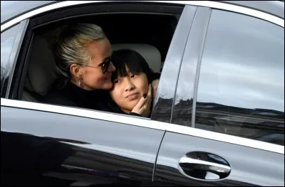 ''Dites au curé, dites au pasteur, qu'ailleurs ils aillent se faire prendre.''
Dans quelle chanson prononçait-il ces paroles ?