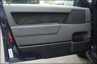 Comment s'appelle cet élément d'une voiture ?