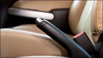 Comment s'appelle cet élément d'une voiture ?