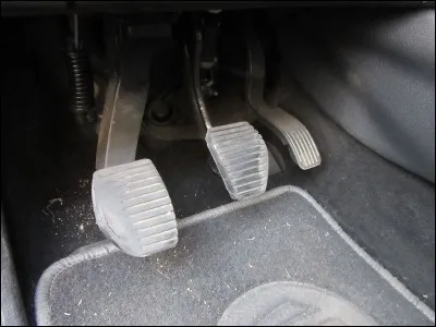 Comment s'appelle cet élément d'une voiture ?