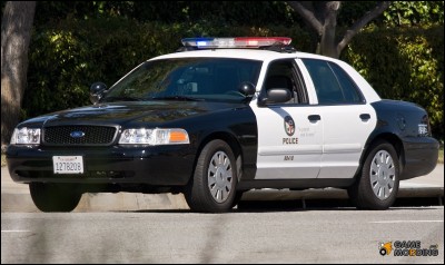 Commençons par la mythique voiture de la police américaine, la plus connue ; quel est son nom ?
