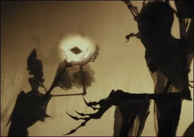 Où Harry laisse-t-il la Pierre de Résurrection ?