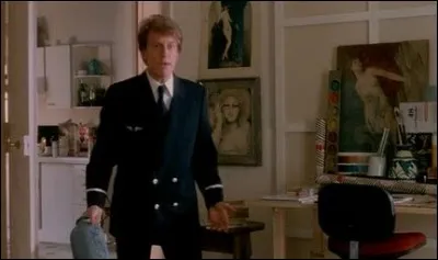 André Dussolier est un steward enjoué et heureux de vivre, dans cette comédie dans laquelle il partage un grand appartement avec deux copains. Quel est ce film ?