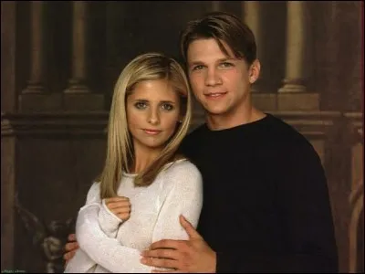 Qui est-ce ? (dans "Buffy contre les vampires")