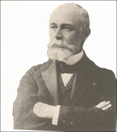 Collaborateur des Curie, il s'agit de :