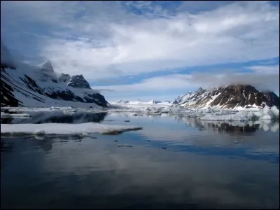 Combien y a-t-il d'îles au Svalbard ?